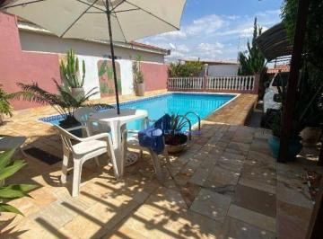 Casa · 202m² · 2 Quartos · 3 Vagas · Sobrado em Vila Formosa, Jacareí/SP de 202m² 2 quartos à venda por R$ 650.000,00