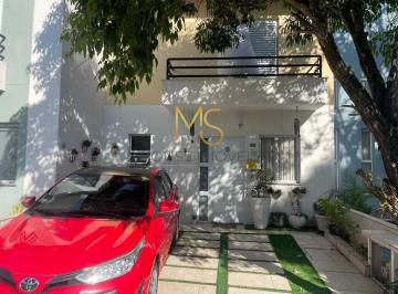 Casa · 96m² · 3 Quartos · 2 Vagas · Casa em Jardim Rebelato, Cotia/SP de 96m² 3 quartos à venda por R$ 950.000,00