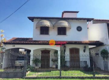 Casa · 303m² · 4 Quartos · 4 Vagas · Casa em São Francisco, Niterói/RJ de 303m² 4 quartos à venda por R$ 2.000.000,00