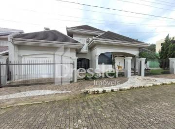 Casa · 230m² · 5 Quartos · 2 Vagas · 
                Casas - 5 dormitórios - Universitário
                