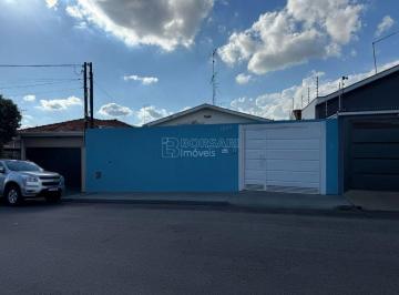 Casa · 135m² · 3 Quartos · 2 Vagas · Casa Padrão em Araraquara