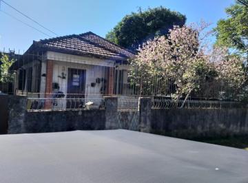 659682_i244qhQ122ST3X315_65968267e7073e0da91.jpg · Terreno amplo de esquina com casa mista, excelente localização!