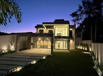 Casa de 3 quartos, Serra Negra · Casa recém construída com 03 dorms. / Acabamento moderno / Serra Negra- SP