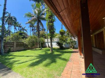 Casa de 4 quartos, Ubatuba · Residência em estilo rústico com excelente localização!