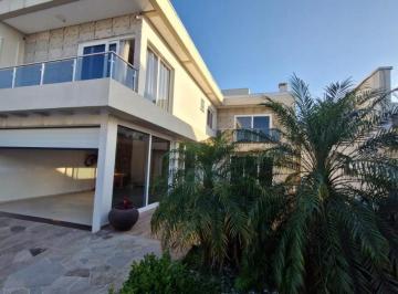 688941_iIG2Q62Uz9u35sJ_68894167e837a89b640.jpg · Venda de sobrado Bairro igara em canoas com 3 quartos suíte 4 vagas e piscina aquecida