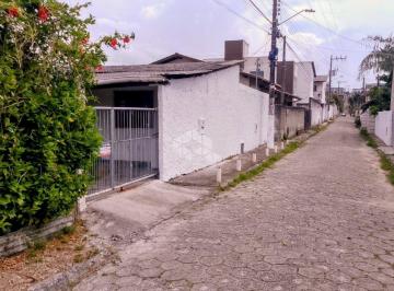 57cfdfc8-95fe-41a0-b442-b72440ba70f3 · CASA COM AMPLO TERRENO DE 390m2 À VENDA NO BAIRRO TAPERA EM FLORIANÓPOLIS - SC POR R$ 445.200,00.