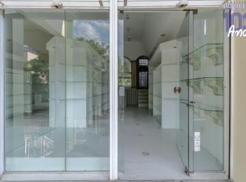 Comercial · 42m² · 1 Quarto · Oportunidade Singular para Empreendedores que buscam Visibilidade e Conveniência