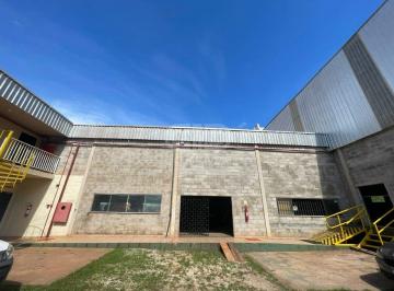 Comercial · 253m² · Salão comercial ao lado da Caramori com 250 m²