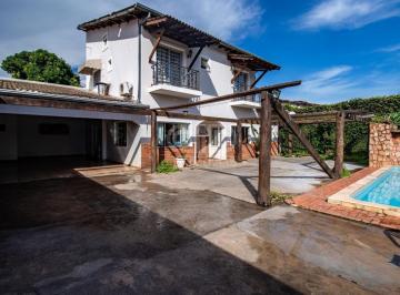 Casa · 937m² · 4 Quartos · 2 Vagas · Casa com 4 suítes e piscina no Jardim Califórnia 
