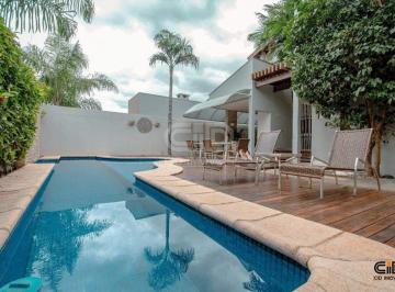 Casa · 320m² · 4 Quartos · 2 Vagas · Sobrado com quatro quartos no Condomínio Belvedere I