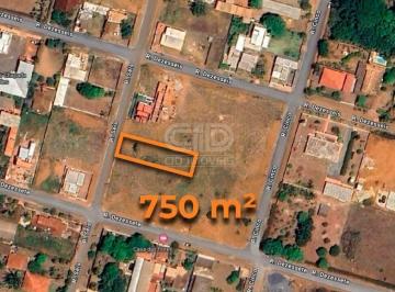 Terreno · 750m² · Terreno com 750m² no centro de Chapada 