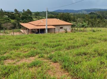 Rural de 2 quartos, Monte Santo de Minas · Sítio casona com varanda ,plano formado em braquiária 