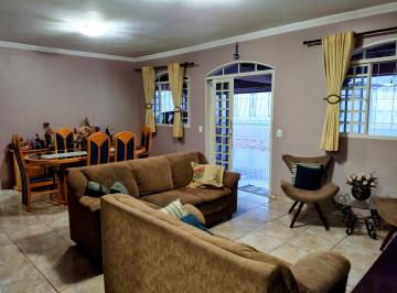 Casa de 4 quartos, Brasília · Vendo Excelente casa de 4 quartos no Guará II