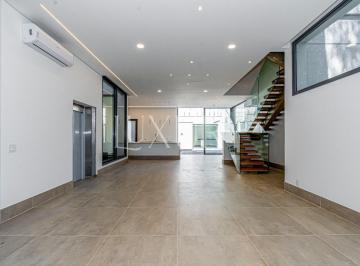 1 · Casa nova  com 300 m²,  3 suítes à venda no bairro Jardim Europa.