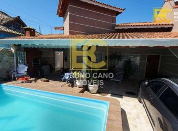 03d1e5526160957cc263edbc64a3edf4fecc38e2 · Casa térrea com área de lazer completa a 3 minutos da praia