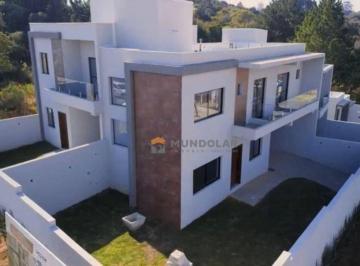 fde8d53c3848afe0209b3c85829f10fa1edf2701 · Sobrado com 3 dormitórios à venda, 130 m² por R$ 714.000,00 - Costeira - Araucária/PR