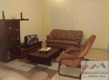 Comercial · 250m² · 5 Quartos · 2 Vagas · - 5 quartos no Centro de Maricá. Excelente imóvel