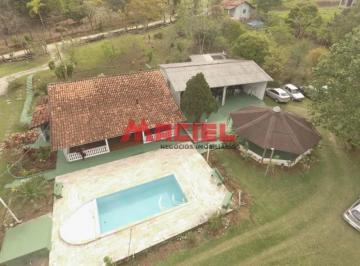 Casa · 320m² · 3 Quartos · 1 Vaga · Casa Padrão em Cacapava