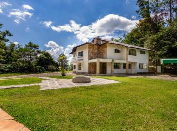 Casa · 332m² · 5 Quartos · 4 Vagas · Casa com 5 quartos no Comary, Teresópolis