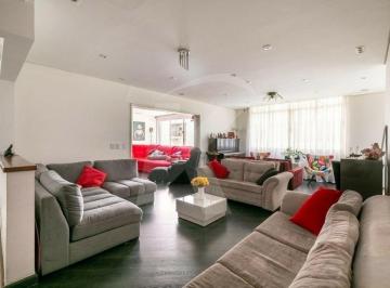 Apartamento · 230m² · 6 Quartos · 2 Vagas · Apartamento Amplo 6 Quartos, 228m², 2 Vagas de Garagem e Excelente Localização