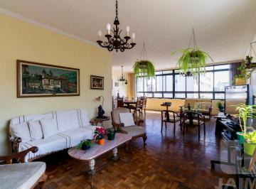 Apartamento · 218m² · 4 Quartos · 2 Vagas · Apartamento amplo e ensolarado 3 dormitórios sendo 1 suíte e 2 vagas próximo ao Metrô.