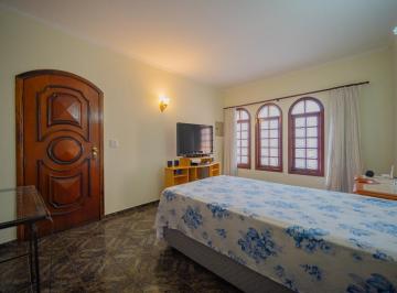 IMG_20260604_185438_000.jpeg · Confortável casa para venda em Jardim D'Abril com 3 quartos, 216m² - remaxterra#0SR6K