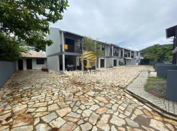 Casa · 115m² · 3 Quartos · 1 Vaga · Sobrado a 100 metros do mar à venda em Bombinhas/SC