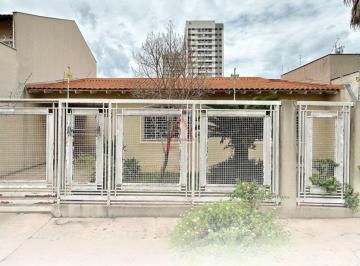 Casa · 178m² · 3 Quartos · 4 Vagas · Casa com 3 Quartos e 3 banheiros à Venda, 180 m² por R$ 680.000, Parque Jamaica, Londrina-PR