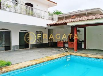 Casa · 357m² · 4 Quartos · 4 Vagas · Casa Alto de Pinheiros / Vila Madalena de frente a Praça de 357 m² e 4 Vagas