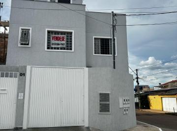 Casa de 5 quartos, São Sebastião · Prédio em lote de esquina na Qd 204