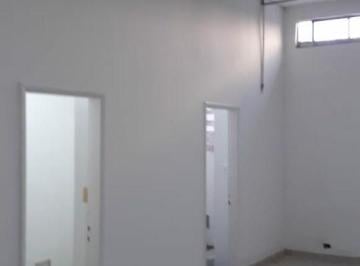 Comercial · 380m² · Sala comercial com 3 salas e 3 banheiros na Santa Cecília