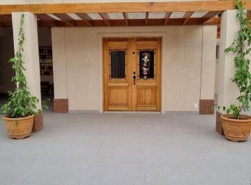 c40b0882a62cd3fe646330aa0a52ad830ddd8d4d · Maravilhosa casa com 4 dormitórios à venda, 454 m² por R$ 3.800.000 - Portal do Paraíso II - Jundiaí