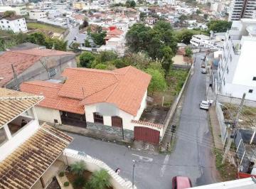 Casa · 150m² · 5 Quartos · 2 Vagas · Casa à venda no bairro Santo Antonio-Conselheiro Lafaiete