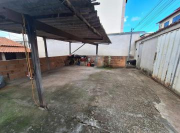 Casa · 2 Quartos · 3 Vagas · Casa à venda no bairro Rochedo-Conselheiro Lafaiete