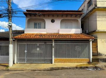 Casa · 205m² · 5 Quartos · 2 Vagas · Casa 5 Quartos, 4 Suítes, 3 Pavimentos, Casa extra, 2 Vagas de Garagem à Venda na QE 42 - Guará 2