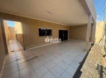 Casa · 250m² · 2 Quartos · 2 Vagas · Casa residencial disponível para venda no bairro Luizote de Freitas em Uberlândia-MG