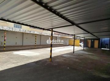 Comercial · 375m² · 18 Vagas · Área disponível para locação no bairro Nossa Senhora Aparecida em Uberlândia-MG