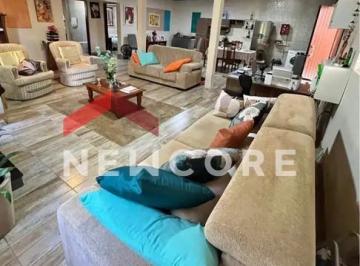 Casa · 206m² · 4 Quartos · 2 Vagas · Casa em  Rua Agueda - Laranjal - Pelotas/RS