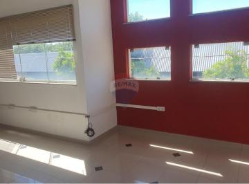 Comercial · 44m² · 1 Vaga · Descubra o espaço perfeito para o seu negócio prosperar no coração de Vinhedo!