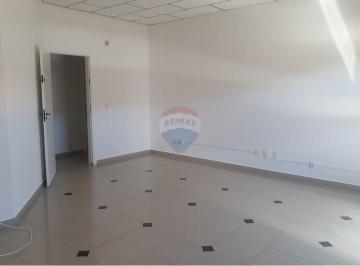 Comercial · 31m² · 1 Vaga · Sala comercial excepcional, com 31m² de área útil, localizada no centro da cidade.