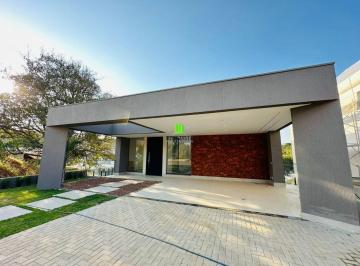 7495_i547t75W1Ol2el4q_74956684545893bb1_Dc2MGRkYTQzNmU3_o_wm.jpg · Casa em condomínio em Gran Royalle com 250.00 m² , 4 quarto(s) , 2 suíte(s) , 4 vaga(s).