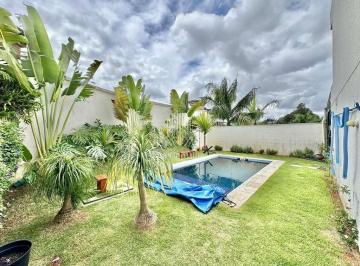 Casa · 180m² · 4 Quartos · 2 Vagas · Cond. Authentic GV - 4d / 2sts - PORTEIRA FECHADA! Piscina privativa!
