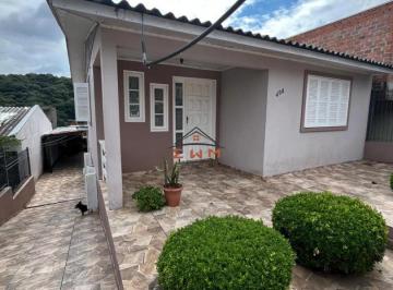 Casa · 159m² · 3 Quartos · 2 Vagas · Casa bairro Primeiro de Maio