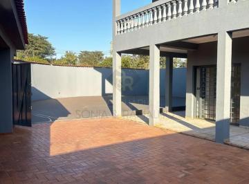 Casa · 409m² · 3 Quartos · 4 Vagas · Sobrado com 3 Quartos e 3 banheiros à Venda, por R$ 670.000 Localizado no bairro Parque dos Lagos.