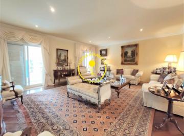 Casa · 700m² · 4 Quartos · 4 Vagas · Casa com 4 quartos e piscina