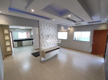 Casa · 252m² · 3 Quartos · 4 Vagas · Casa disponível para locação e venda no bairro Planalto em Uberlândia MG
