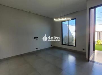 Casa · 250m² · 3 Quartos · 3 Vagas · Casa com 3 quartos sendo 3 suíte disponível para venda no bairro Granada em Uberlândia MG