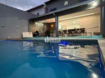 Casa · 250m² · 3 Quartos · 2 Vagas · Casa residencial com 3 quartos sendo 1 suíte, disponível para venda no bairro Jardim Patrícia em Ube