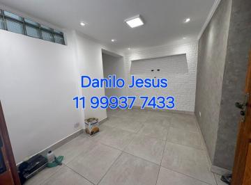 Casa · 80m² · 2 Quartos · 1 Vaga · Casa com 2 dormitórios, 2 banheiros e 1 vaga compartilhada. FL51