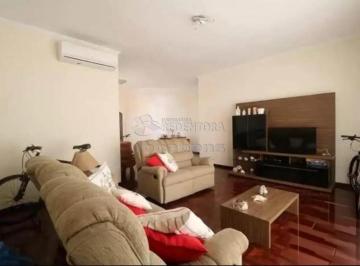 Casa · 238m² · 3 Quartos · 4 Vagas · Casa padrão no bairro Jardim América, 3 dormitórios, 4 vagas de garagem.